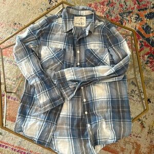 Girl Krazy women’s long sleeve flannel. Size M